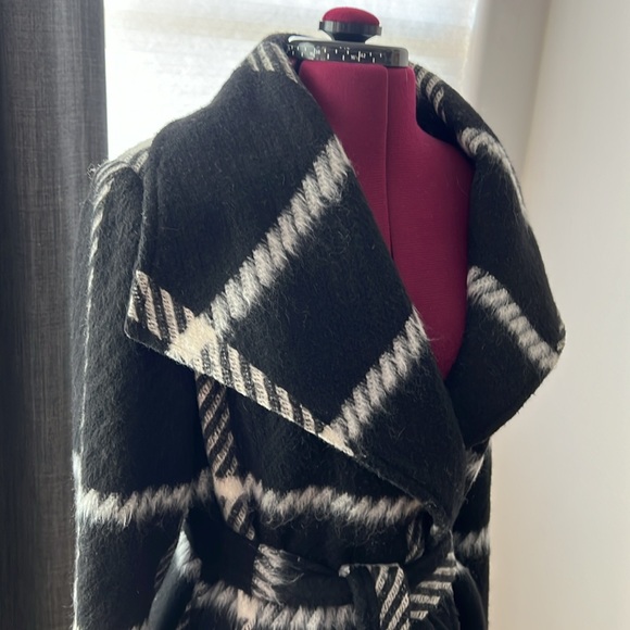 Johnston & Murphy Shawl Collar Tie Front Wool Blend Coat - Picture 6 of 12